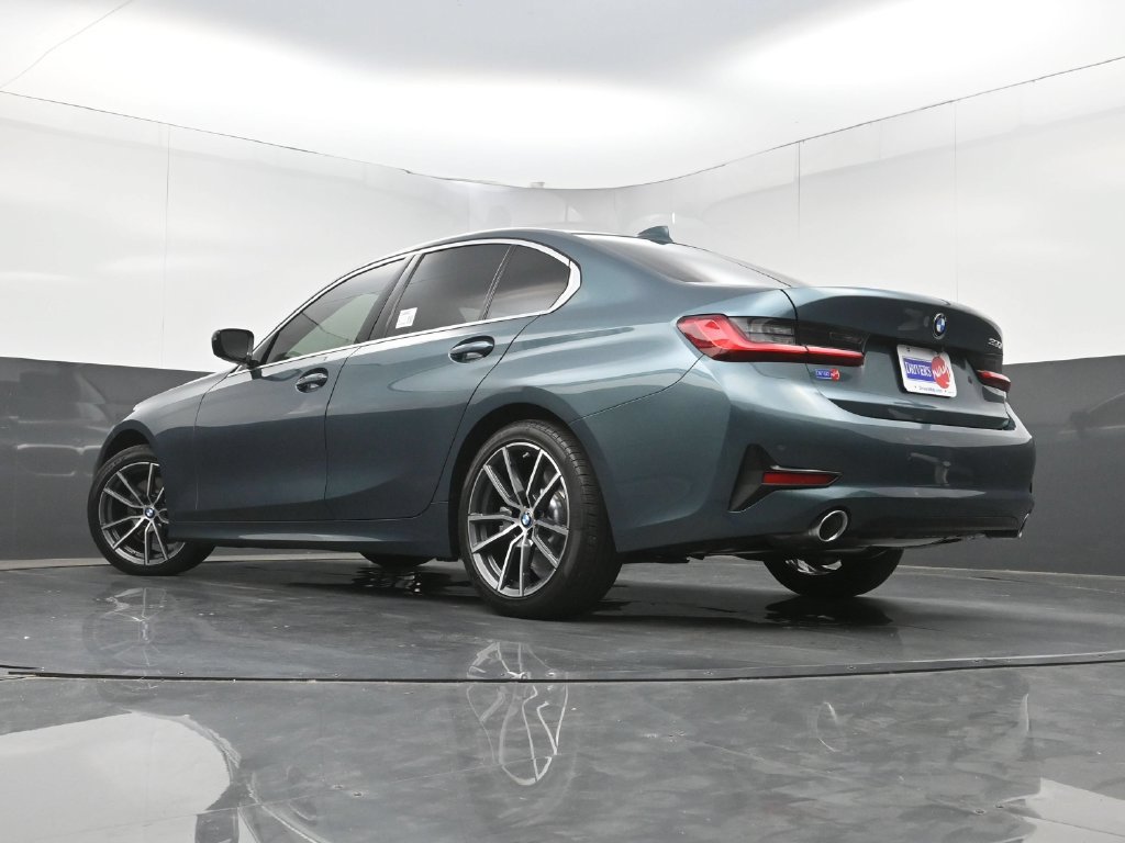 Used 2021 BMW 330i Sedan w/ Convenience Package RWD image 30