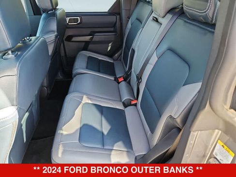 Used 2024 Ford Bronco Outer Banks AWD/4WD image 18