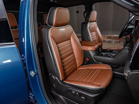 Used 2024 GMC Sierra 2500 Denali Ultimate image 28