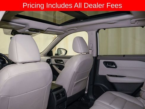 Certified 2023 Nissan Rogue SV w/ SV Premium B Package FWD image 10