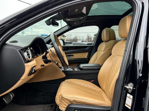 Used 2017 Bentley Bentayga image 24