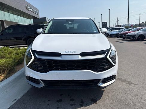 Used 2025 Kia Sportage EX FWD image 3
