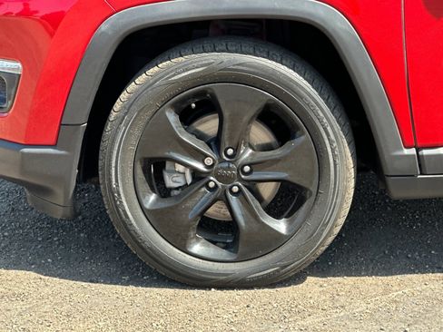 Used 2019 Jeep Compass Latitude FWD image 25