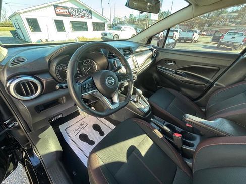 Used 2021 Nissan Versa SR w/ Convenience Package image 13