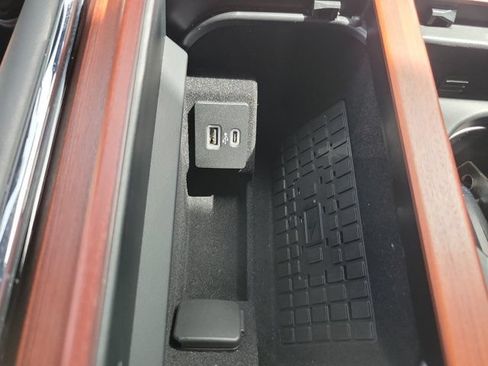 Certified 2024 Lincoln Navigator Reserve AWD/4WD image 31