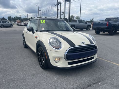 Used 2018 MINI Cooper 2-Door Hardtop FWD image 1