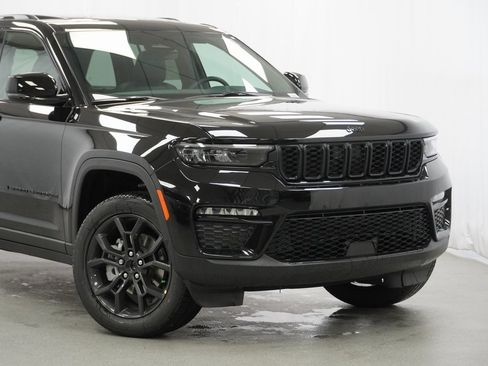 New 2025 Jeep Grand Cherokee Limited w/ Trailer Tow Package image 3