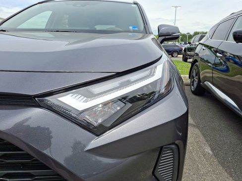 Used 2025 Toyota RAV4 XLE AWD/4WD image 8
