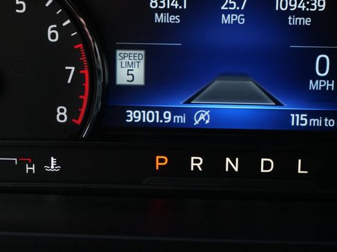 Used 2023 Ford Explorer Limited AWD/4WD image 32