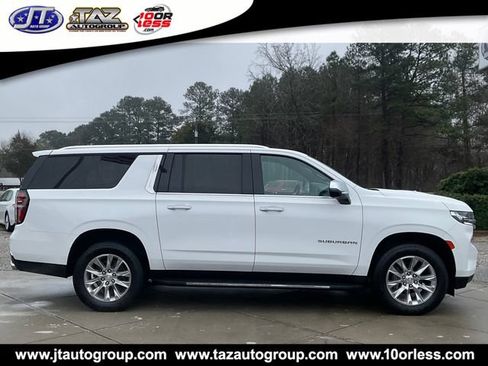 Used 2023 Chevrolet Suburban Premier AWD/4WD image 8
