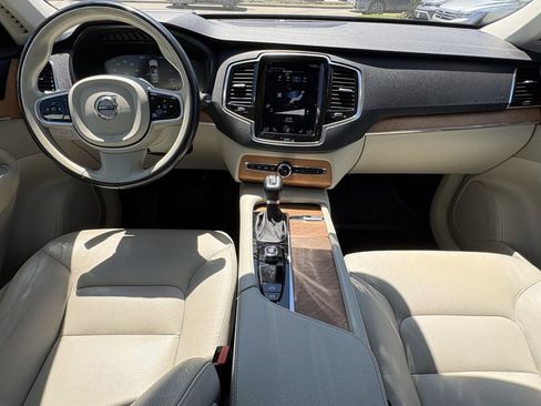 Used 2022 Volvo XC90 T6 Momentum w/ Advanced Package image 27