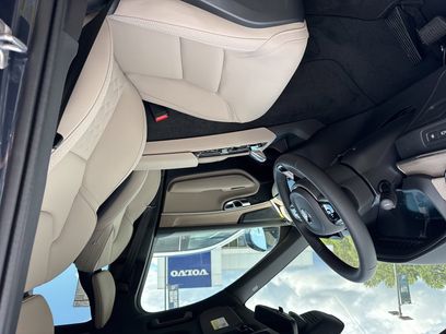 New 2026 Volvo XC90 T8 Plus w/ Protection Package Premier