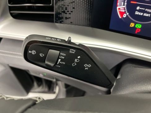 New 2026 Volkswagen Tiguan SE image 19