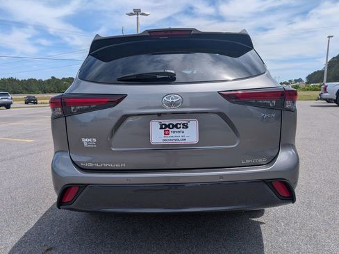 New 2026 Toyota Highlander Limited AWD/4WD image 4