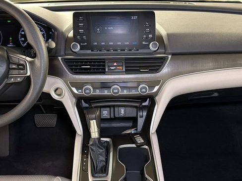 Used 2018 Honda Accord LX image 16