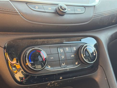 Used 2021 Buick Encore GX Preferred w/ Sport Touring Package FWD image 22