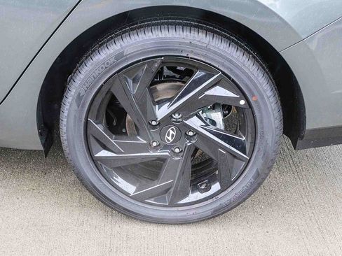 New 2026 Hyundai Elantra SEL FWD image 13