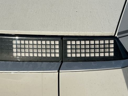 Used 2024 Hyundai Ioniq 5 SE image 16