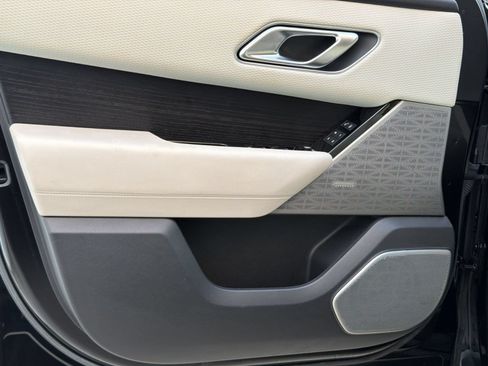 Used 2019 Land Rover Range Rover Velar S AWD/4WD image 14