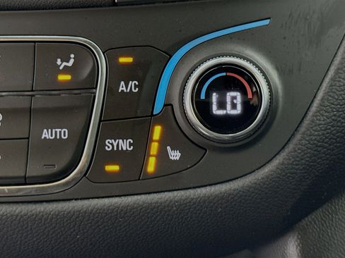 Used 2023 Chevrolet Equinox LT FWD image 20