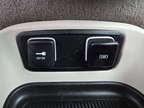 Used 2017 Chrysler Pacifica Touring w/ Tire & Wheel Group FWD image 20