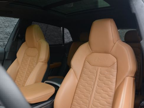 Used 2025 Audi RS Q8 performance AWD/4WD image 5