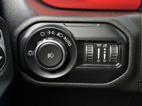 Used 2018 Jeep Wrangler Unlimited Rubicon image 22