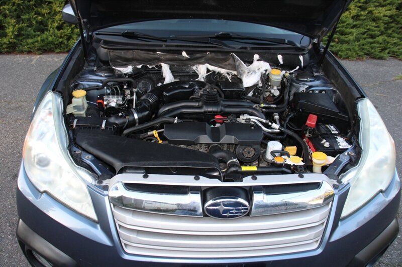 Used 2013 Subaru Outback 2.5i Limited AWD/4WD image 20