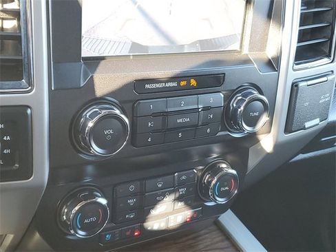 Used 2019 Ford F150 Lariat image 20