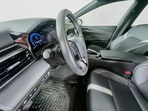 Used 2026 Toyota Camry SE FWD image 21