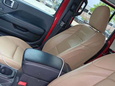 Used 2018 Jeep Wrangler Unlimited Sahara w/ Cold Weather Group image 2