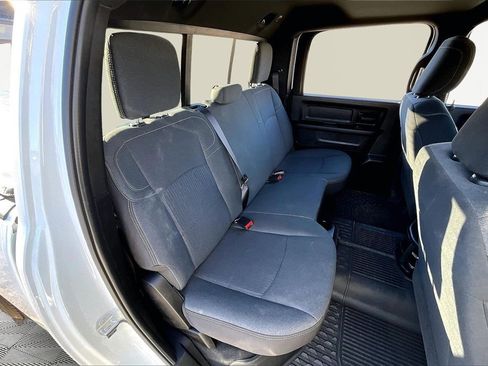 Used 2024 RAM 2500 Tradesman w/ Chrome Appearance Group image 28