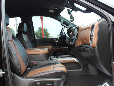 Used 2020 Chevrolet Silverado 2500 High Country w/ Z71 Off-Road Package image 9