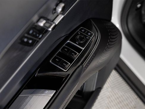 Used 2024 Cadillac Lyriq Luxury image 43