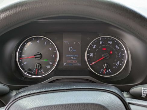 Used 2021 Toyota RAV4 XLE AWD/4WD image 25