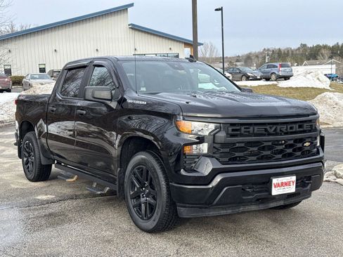 Used 2023 Chevrolet Silverado 1500 Custom image 4