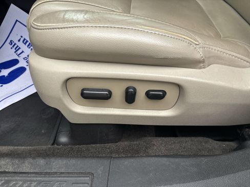 Used 2015 Ford Explorer XLT w/ Equipment Group 202B FWD image 15