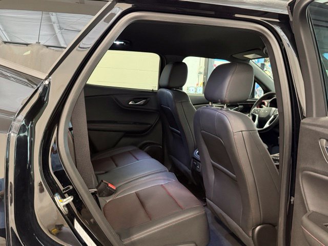 Used 2025 Chevrolet Blazer RS FWD image 26