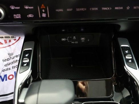New 2025 Kia Sorento SX FWD image 32