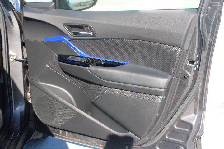 Used 2021 Toyota C-HR XLE FWD image 16