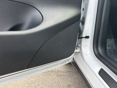 Used 2021 Tesla Model Y 2WD image 32