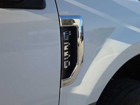 Used 2017 Ford F250 XL w/ Power Equipment Group image 7