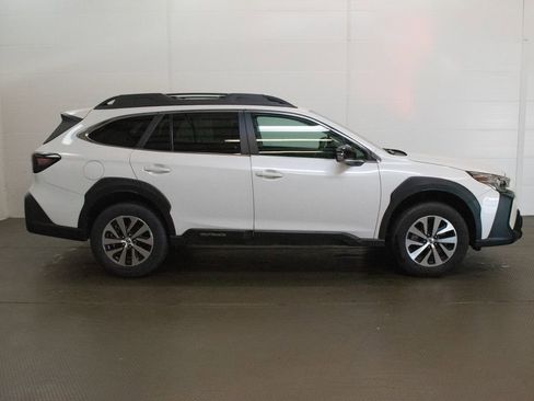 Used 2024 Subaru Outback Premium w/ Popular Package #1A AWD/4WD image 3