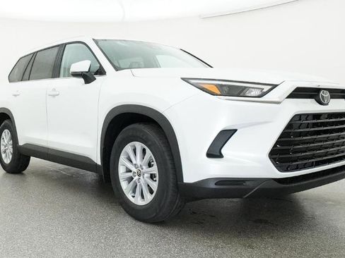 New 2026 Toyota Grand Highlander XLE image 19