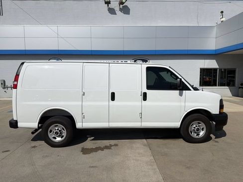Used 2025 GMC Savana 2500 w/ Driver Convenience Package RWD image 11