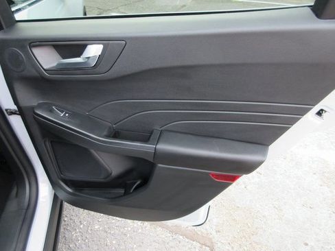Used 2025 Ford Escape SE w/ PHEV Premium Package FWD image 33