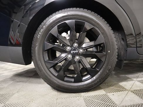 Used 2024 Kia Carnival SX image 32