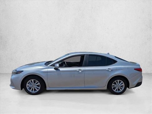 Used 2025 Toyota Camry LE FWD image 9