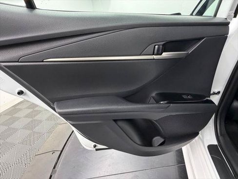 Used 2026 Toyota Camry SE FWD image 38
