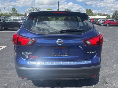 Used 2018 Nissan Rogue Sport SV AWD/4WD image 4